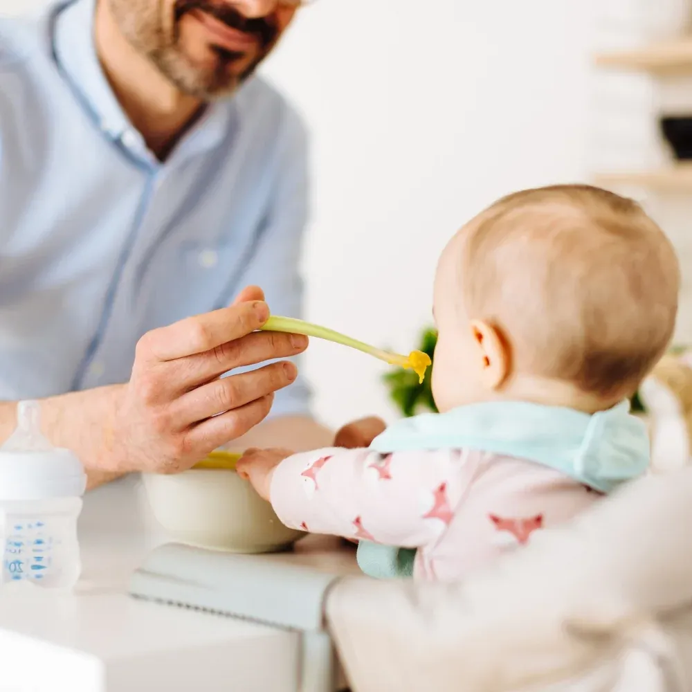 Comment donner les premières purées à votre bébé ?